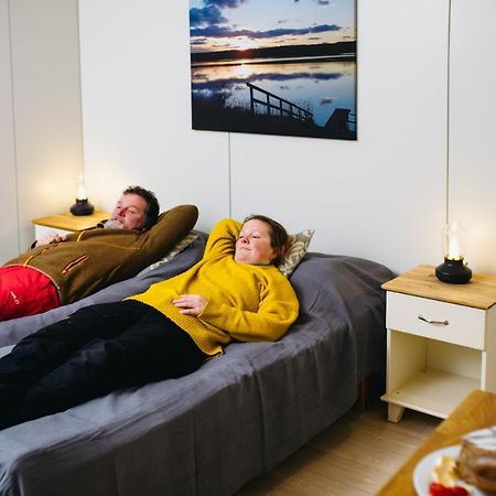 Labbnaes Semesterhem, Radhuset Kemionsaari Exterior foto
