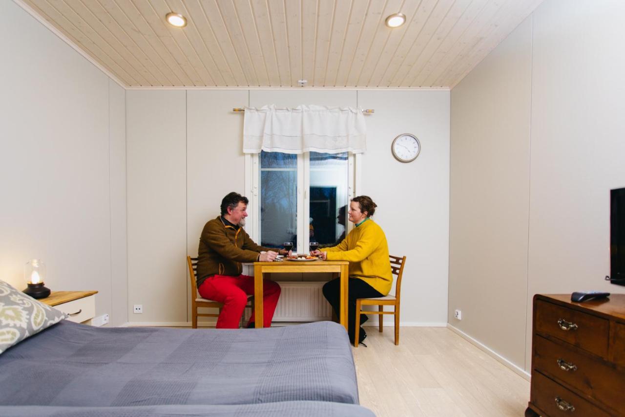 Labbnaes Semesterhem, Radhuset Kemionsaari Exterior foto